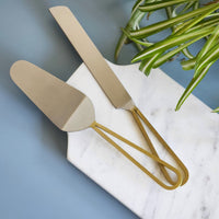 Personalized Wedding Cake Knife and Server Set - Gold Hand Hammered Handles - Wedding Gift - Wedding Cake Cutter -Gold Cake Server and Knife