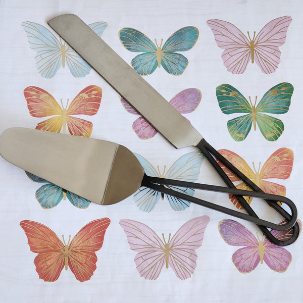 Personalized Wedding Cake Knife and Server Set -Black Hand Hammered Handles -Wedding Gift -Wedding Cake Cutter -Rustic Cake Server and Knife