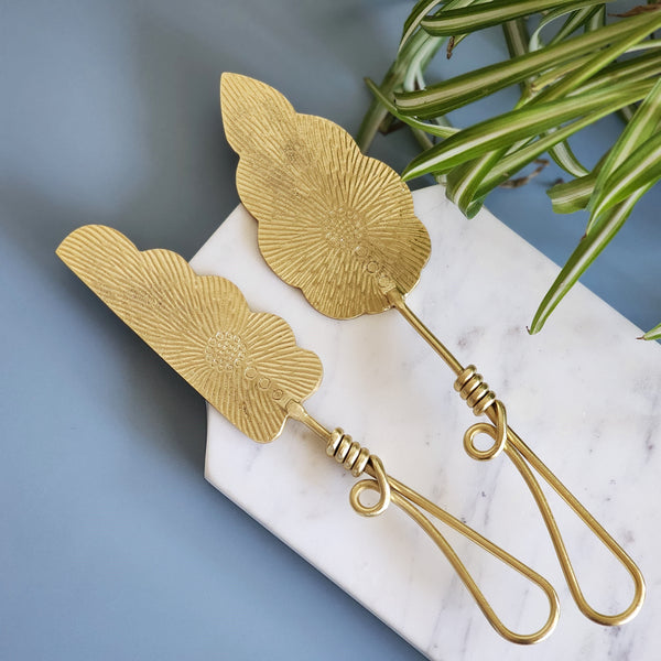 Gold Wedding Cake Cutting Set - Cake Knife and Server - Classic Engraved Cake Server Set - Custom Wedding Gifts - Gothic Wedding Cake Knife